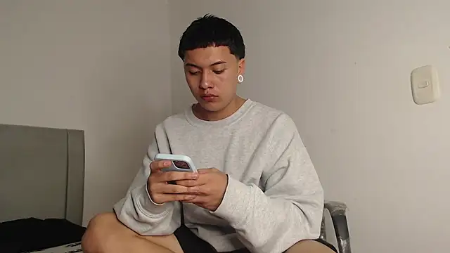 Owenn  blueee online show from June 27, 3:34 am