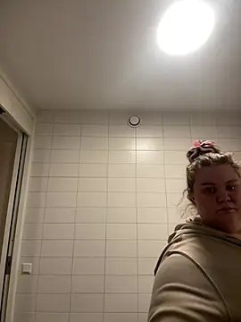chubbyqueenbb online show from June 6, 8:14 pm