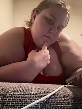 chubbyqueenbb online show from July 13, 4:01 am