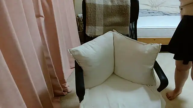 Snapshot of LENA-xo chatting on July 9, 2:38 pm LENA-xo online show from July 9, 2:38 pm