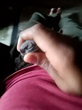 Snapshot of Desiboy_slaveForGirls chatting on June 10, 8:04 am Desiboy slaveForGirls online show from June 10, 8:04 am