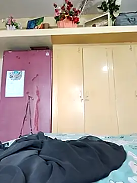 Snapshot of Romantic_riya_06 chatting on June 22, 5:37 am Romantic riya 06 online show from June 22, 5:37 am