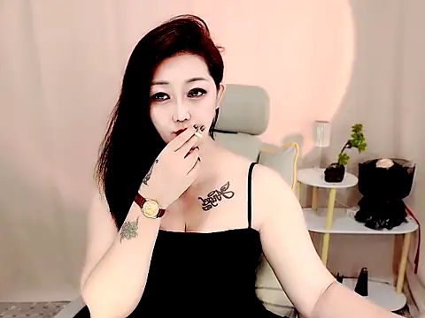 Snapshot of Mimi131499 chatting on July 28, 11:28 am Mimi131499 online show from July 28, 11:28 am