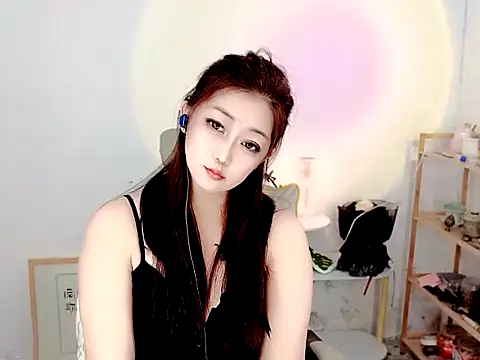 Snapshot of Mimi131499 chatting on July 23, 3:30 pm Mimi131499 online show from July 23, 3:30 pm
