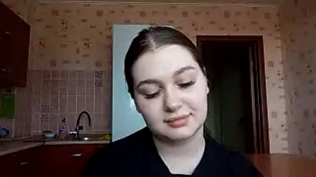 Snapshot of LongFungi chatting on June 11, 8:11 am LongFungi online show from June 11, 8:11 am