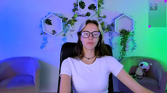 lia dream  online show from July 13, 8:46 am