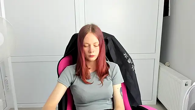 Snapshot of Skylar_spring chatting on July 14, 6:18 am Skylar spring online show from July 14, 6:18 am