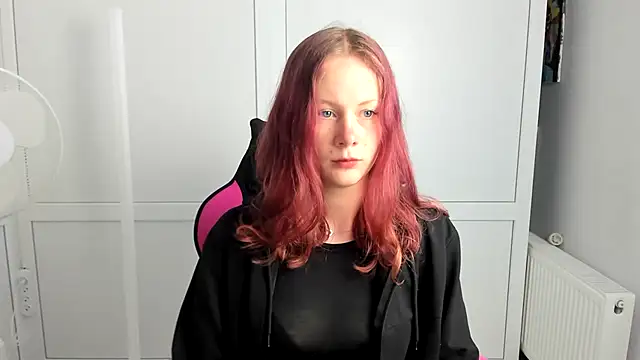 Snapshot of Skylar_spring chatting on July 6, 5:58 am Skylar spring online show from July 6, 5:58 am