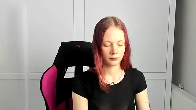 Snapshot of Skylar_spring chatting on July 1, 6:14 am Skylar spring online show from July 1, 6:14 am