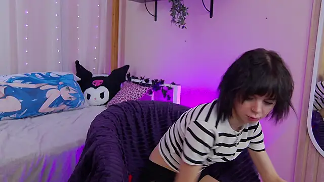 TwiggySmith online show from July 6, 9:38 am
