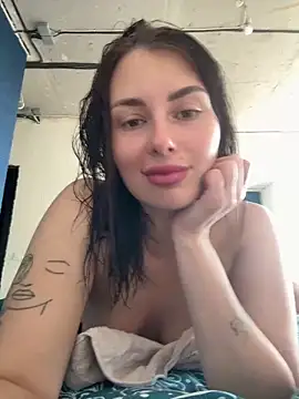 Snapshot of Nikoli_star chatting on June 10, 4:24 am Nikoli star online show from June 10, 4:24 am