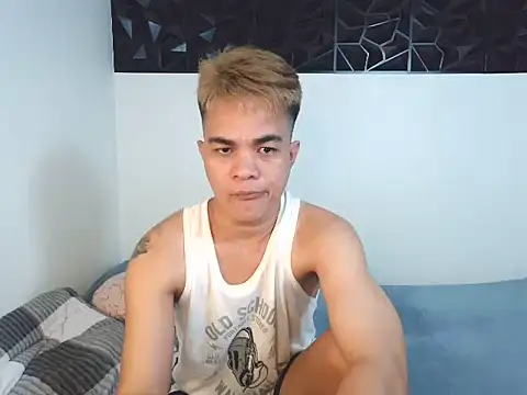 Snapshot of yourmikexxx chatting on June 11, 5:21 pm yourmikexxx online show from June 11, 5:21 pm