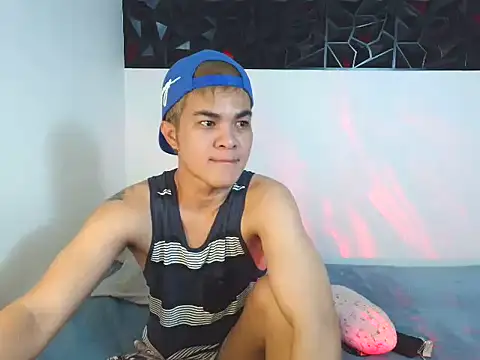 Snapshot of yourmikexxx chatting on June 9, 7:59 pm yourmikexxx online show from June 9, 7:59 pm