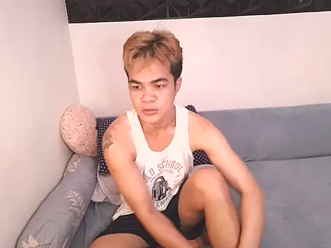 Snapshot of yourmikexxx chatting on July 19, 12:19 am yourmikexxx online show from July 19, 12:19 am
