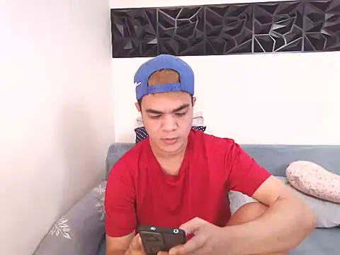 Snapshot of yourmikexxx chatting on July 14, 1:49 am yourmikexxx online show from July 14, 1:49 am