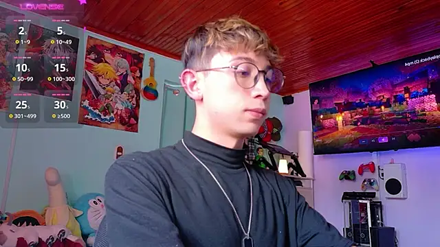 Snapshot of Chris_Blake_ chatting on June 19, 8:58 pm Chris Blake online show from June 19, 8:58 pm