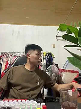anhlam99 online show from June 4, 2:11 pm