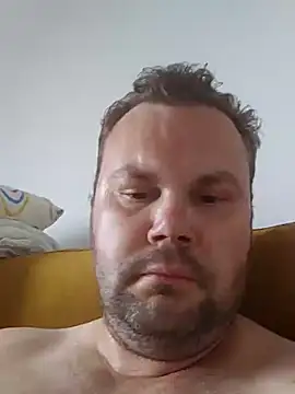 Snapshot of czaku84 chatting on June 4, 2:44 pm czaku84 online show from June 4, 2:44 pm