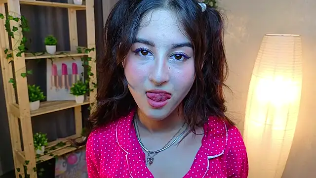 JasminKitany online show from June 12, 7:44 pm