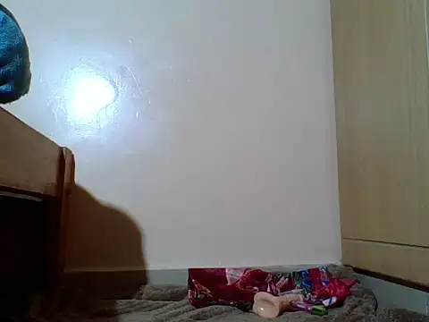 Snapshot of EbonyJuly chatting on June 27, 10:27 pm EbonyJuly online show from June 27, 10:27 pm