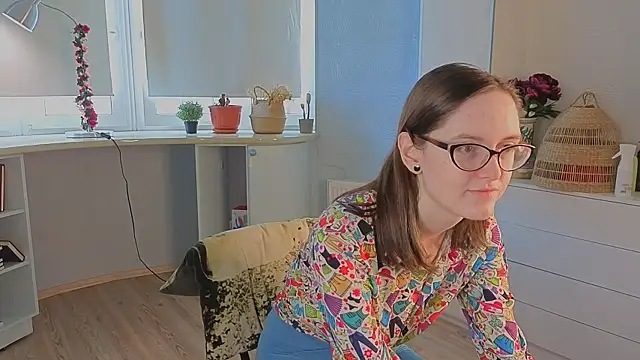 EstelaWeninger online show from June 19, 4:07 am