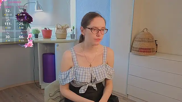 EstelaWeninger online show from July 21, 4:03 am