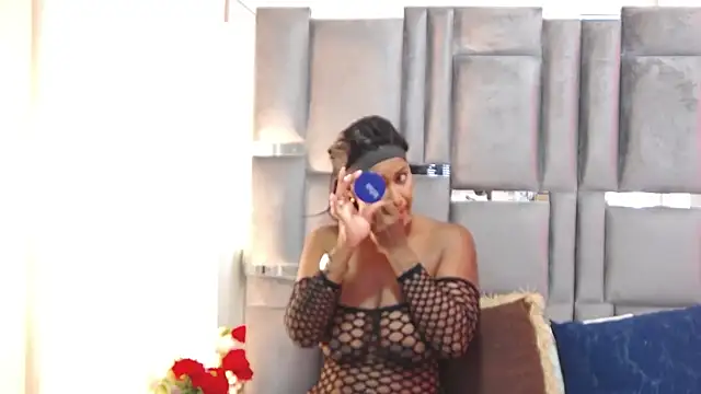 Snapshot of IvyEllis1 chatting on June 27, 2:56 pm IvyEllis1 online show from June 27, 2:56 pm