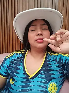 Snapshot of Amber_Herrera chatting on July 6, 3:03 pm Amber Herrera online show from July 6, 3:03 pm