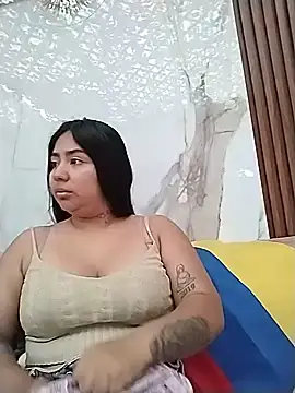 Snapshot of Amber_Herrera chatting on June 16, 12:27 pm Amber Herrera online show from June 16, 12:27 pm