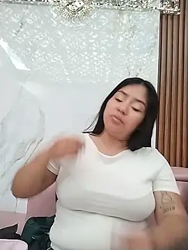 Snapshot of Amber_Herrera chatting on June 10, 12:17 pm Amber Herrera online show from June 10, 12:17 pm