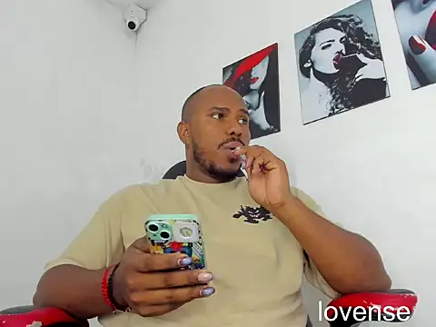 Snapshot of AlessandroHammed chatting on July 3, 3:51 pm AlessandroHammed online show from July 3, 3:51 pm