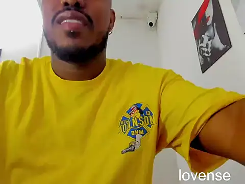 Snapshot of AlessandroHammed chatting on June 17, 3:11 pm AlessandroHammed online show from June 17, 3:11 pm