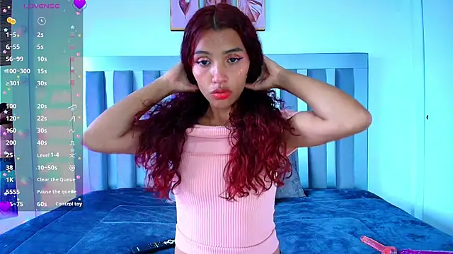 Snapshot of Aylin_valerie chatting on July 21, 7:37 pm Aylin valerie online show from July 21, 7:37 pm