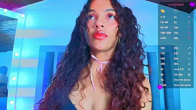 Snapshot of Aylin_valerie chatting on July 2, 7:31 pm Aylin valerie online show from July 2, 7:31 pm