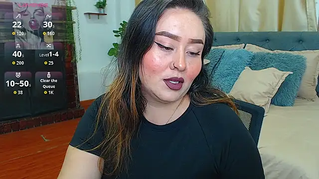 Khalia  online show from June 7, 2:44 pm