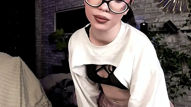 Snapshot of Velvet__Kiss chatting on June 12, 8:39 pm Velvet Kiss online show from June 12, 8:39 pm