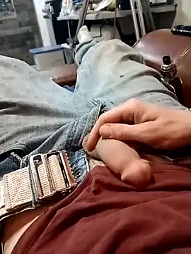 Snapshot of Mstrdstrctn7 chatting on February 26, 5:18 am Mstrdstrctn7 online show from February 26, 5:18 am