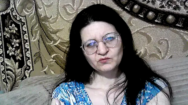 Snapshot of Dear_Annet chatting on July 8, 8:09 pm Dear Annet online show from July 8, 8:09 pm
