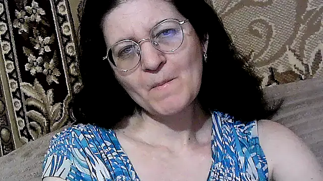 Snapshot of Dear_Annet chatting on June 15, 10:20 pm Dear Annet online show from June 15, 10:20 pm