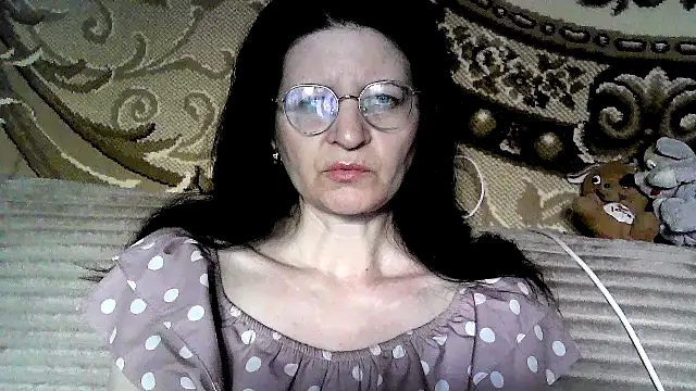 Snapshot of Dear_Annet chatting on June 8, 12:27 pm Dear Annet online show from June 8, 12:27 pm
