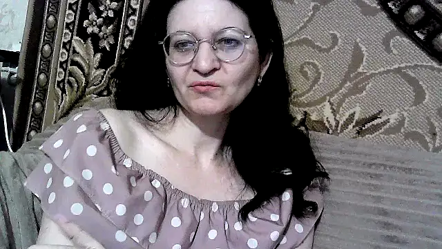 Snapshot of Dear_Annet chatting on June 9, 8:32 pm Dear Annet online show from June 9, 8:32 pm