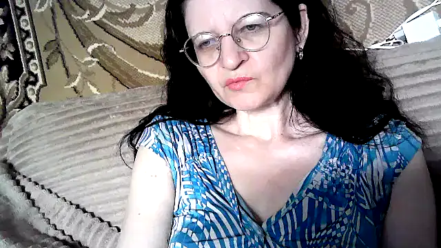 Snapshot of Dear_Annet chatting on June 15, 10:15 am Dear Annet online show from June 15, 10:15 am