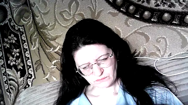 Snapshot of Dear_Annet chatting on June 22, 10:45 am Dear Annet online show from June 22, 10:45 am