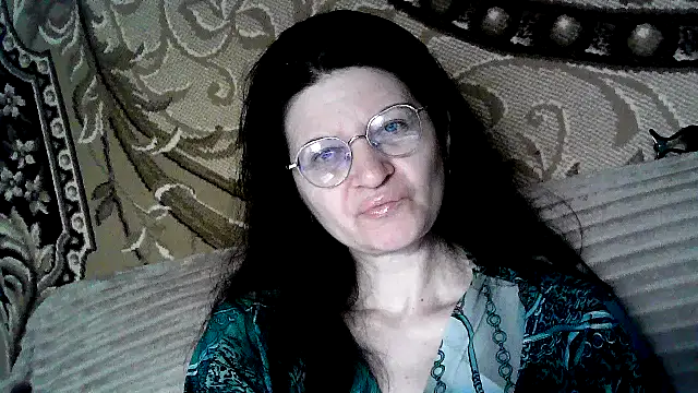 Snapshot of Dear_Annet chatting on June 25, 8:30 am Dear Annet online show from June 25, 8:30 am