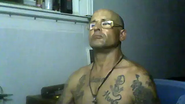 Snapshot of SlickDickyadown chatting on June 23, 5:27 am SlickDickyadown online show from June 23, 5:27 am