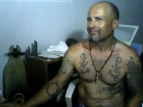Snapshot of SlickDickyadown chatting on June 16, 12:43 am SlickDickyadown online show from June 16, 12:43 am
