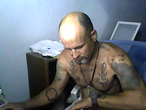 Snapshot of SlickDickyadown chatting on June 18, 3:16 am SlickDickyadown online show from June 18, 3:16 am