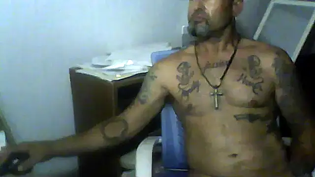 Snapshot of SlickDickyadown chatting on June 20, 4:17 am SlickDickyadown online show from June 20, 4:17 am