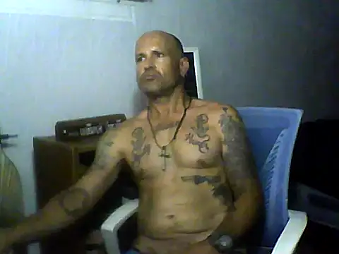 Snapshot of SlickDickyadown chatting on June 25, 6:07 am SlickDickyadown online show from June 25, 6:07 am