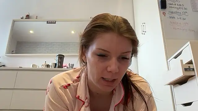 Snapshot of Melissamayy chatting on June 8, 12:06 pm Melissamayy online show from June 8, 12:06 pm